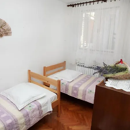 Ferienwohnung Fuer 7 Personen Ca 100 Qm In Banjole, Istrien Istrische Riviera Apartment
